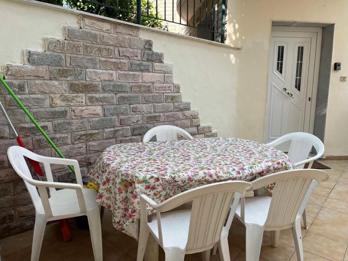 Family Garden Apartment Nea Michaniona Bagian luar foto