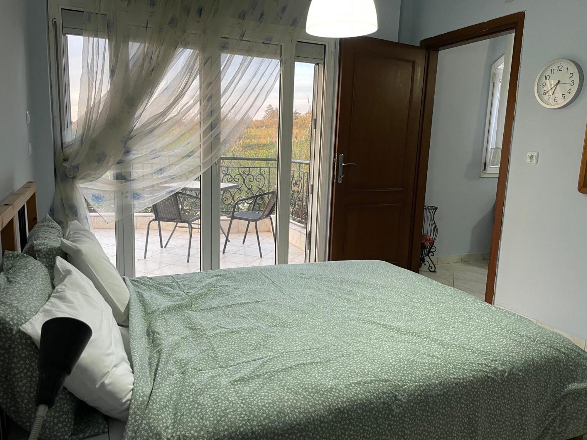Family Garden Apartment Nea Michaniona Bagian luar foto